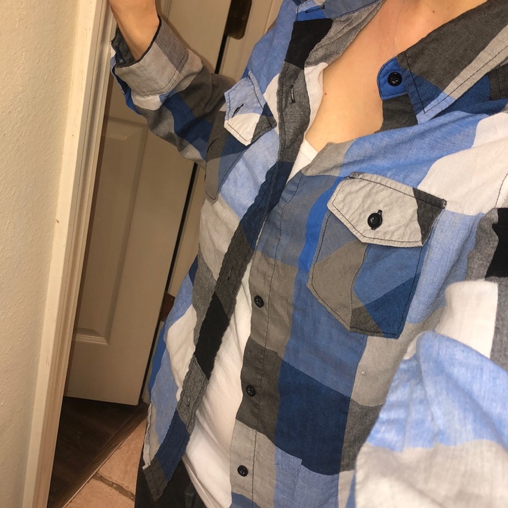 Max Lightweight Flannel - Picture 3 of 3